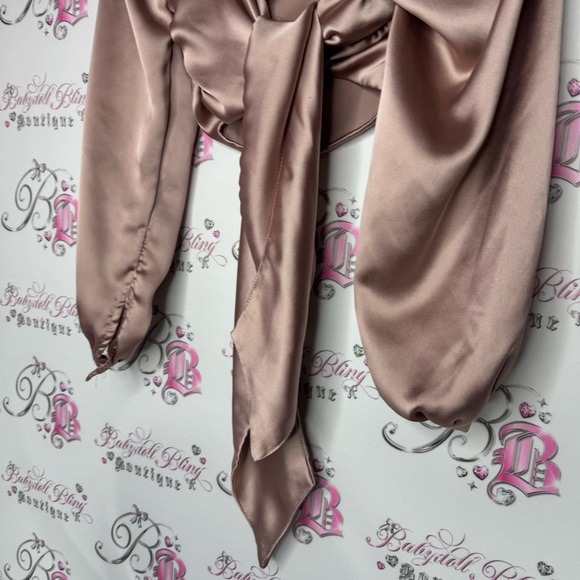 Dynamite crop top tie up ribbon π bow back shiny luxe silky rose gold puff cuff - Picture 9 of 10